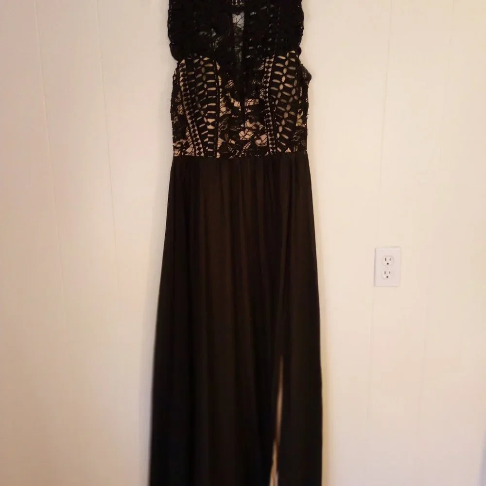 Formal Dress - Picture 1 of 4